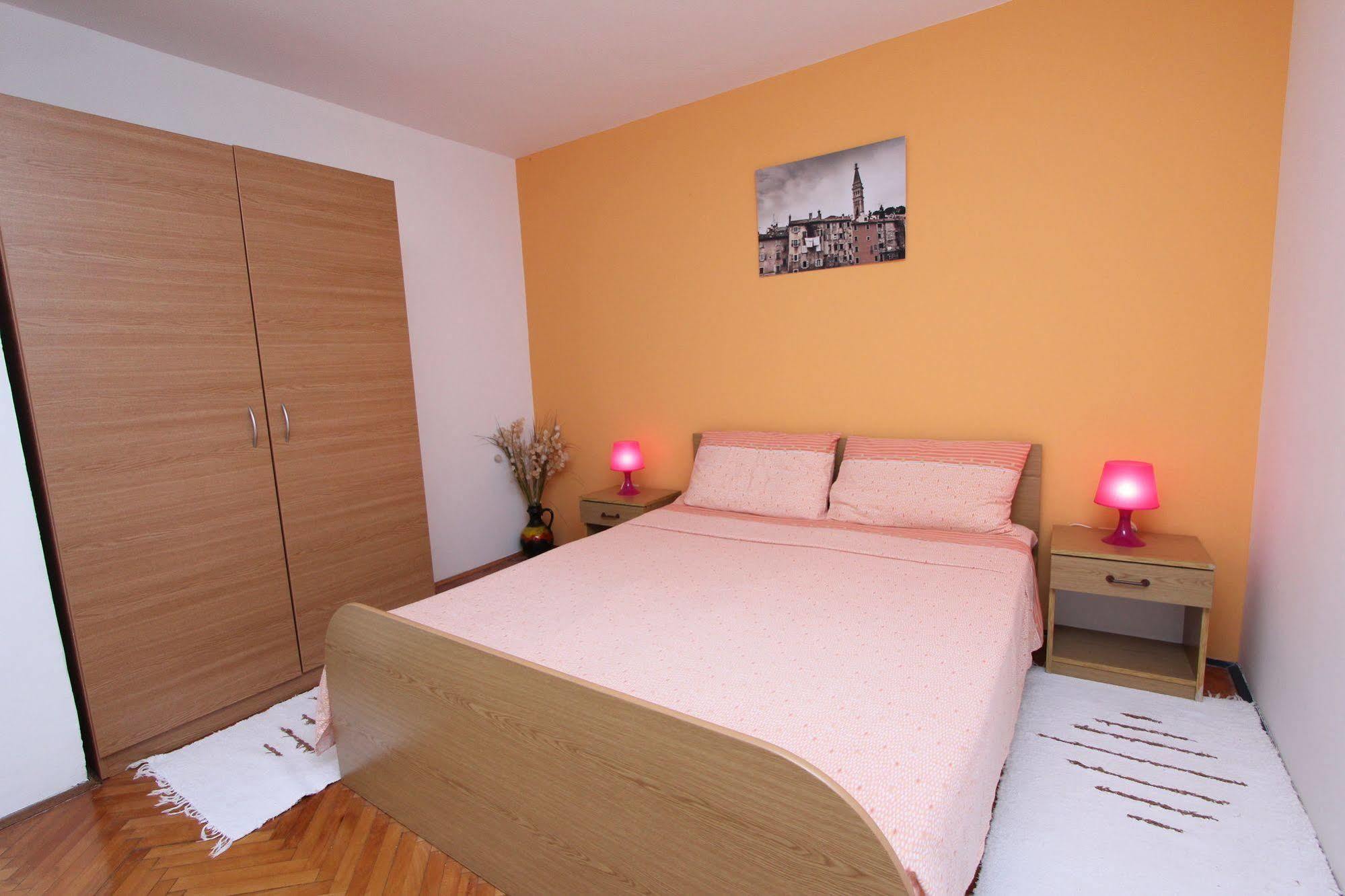 Apartments Tara Ровінь Екстер'єр фото